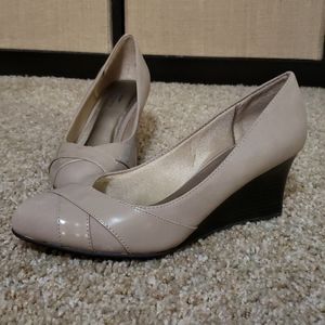 NWOT Life Stride Wedges